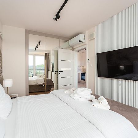 Apartament Delux Kasprowicza 20C Prywatny Parking Basen Sauna Oraz Silownia W Cenie Kołobrzeg Buitenkant foto